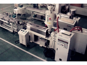 Precision small diameter tube/pipe extrusion line